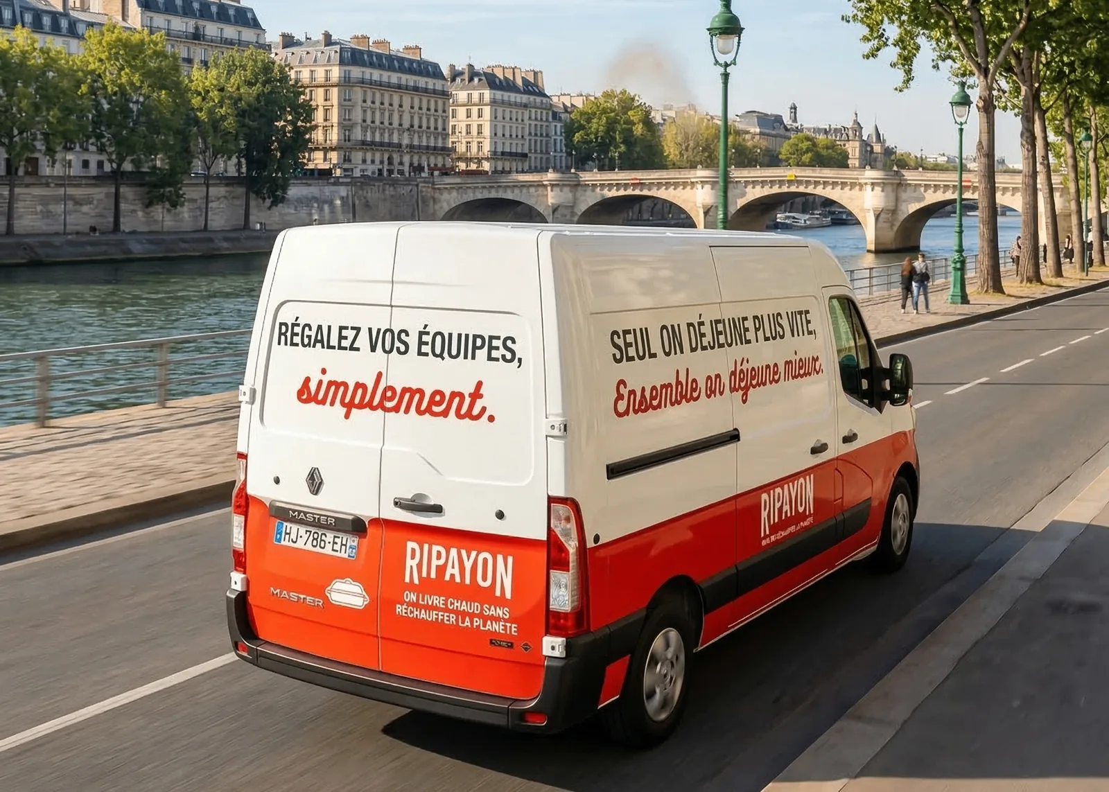 Camion de livraison Ripayon à Paris