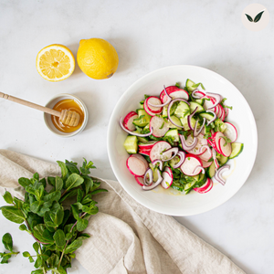Salade de concombres et radis, vinaigrette au miel et au citron
