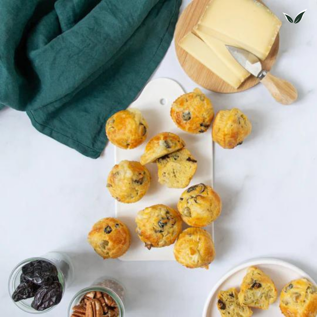 Cake au comté, aux pruneaux et aux noix